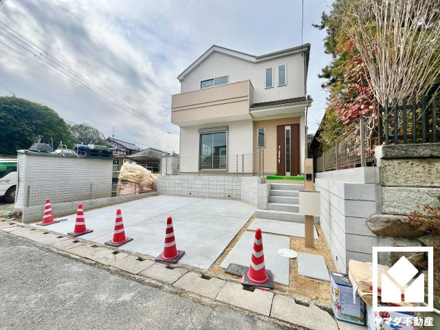 八幡市八幡長田の前面道路含む現地写真