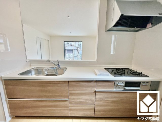 八幡市八幡長田のキッチン