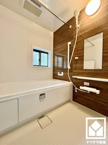 八幡市八幡長田の浴室