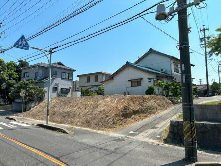 知多郡武豊町字天神前１丁目　売り土地の前面道路含む現地写真