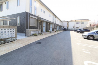 【駐車場】 | シャーメゾンかつらぎ | カースペースがあります