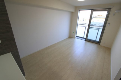 【居間・リビング】 | シャーメゾンかつらぎ | ゆったり過ごせる居間です