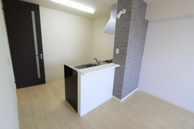 【居間・リビング】 | シャーメゾンかつらぎ | こちらのリビングで趣味の時間をお楽しみください