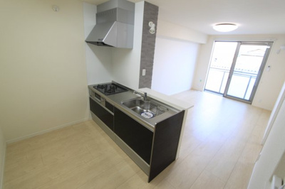 【居間・リビング】 | シャーメゾンかつらぎ | ゆったりとした居間です