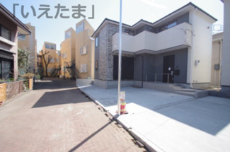 【前面道路含む現地写真】