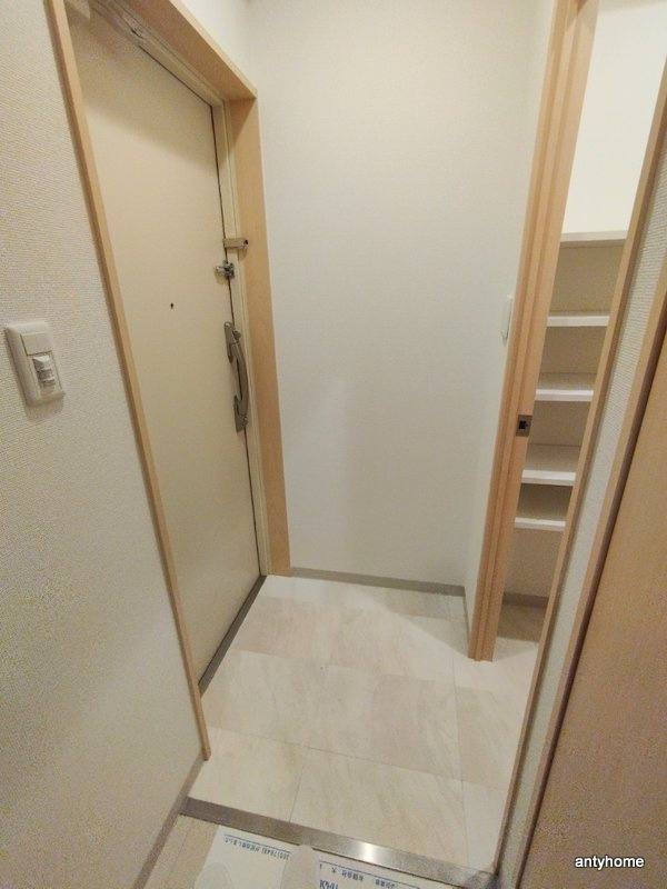 アーバンフラッツ心斎橋(旧La Douceur心斎橋)　仲介手数料無料の玄関