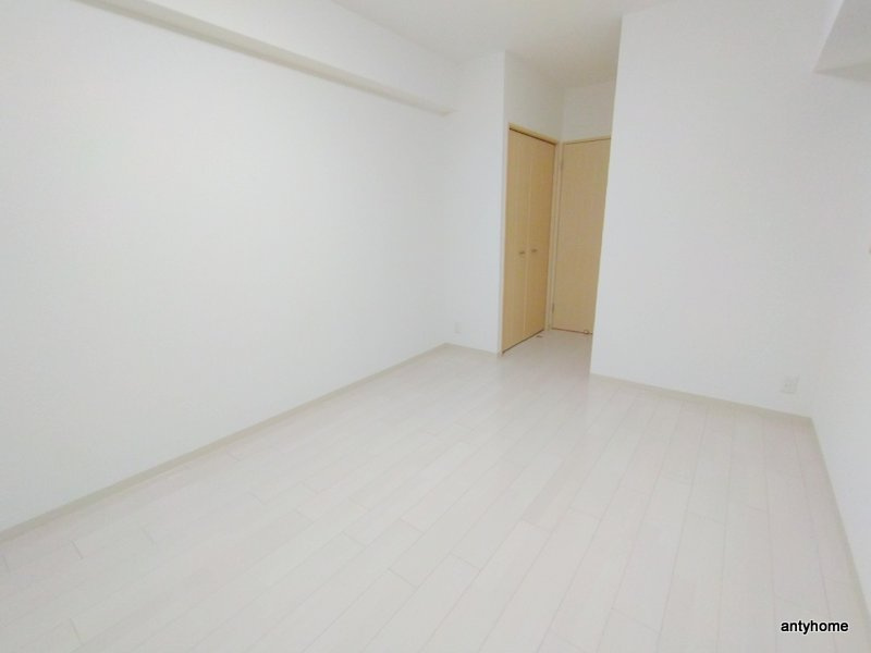 アーバンフラッツ心斎橋(旧La Douceur心斎橋)　仲介手数料無料の洋室