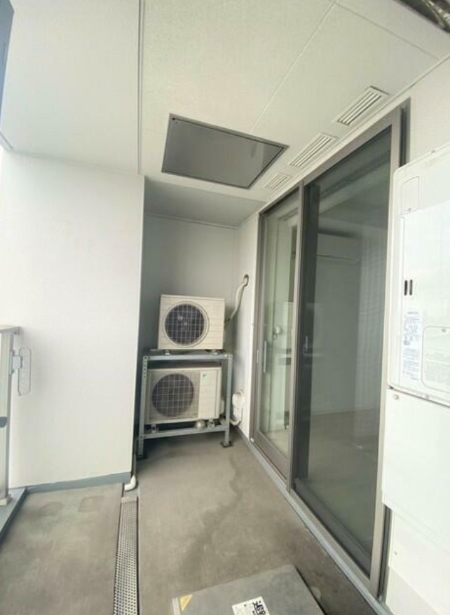 【バルコニー】