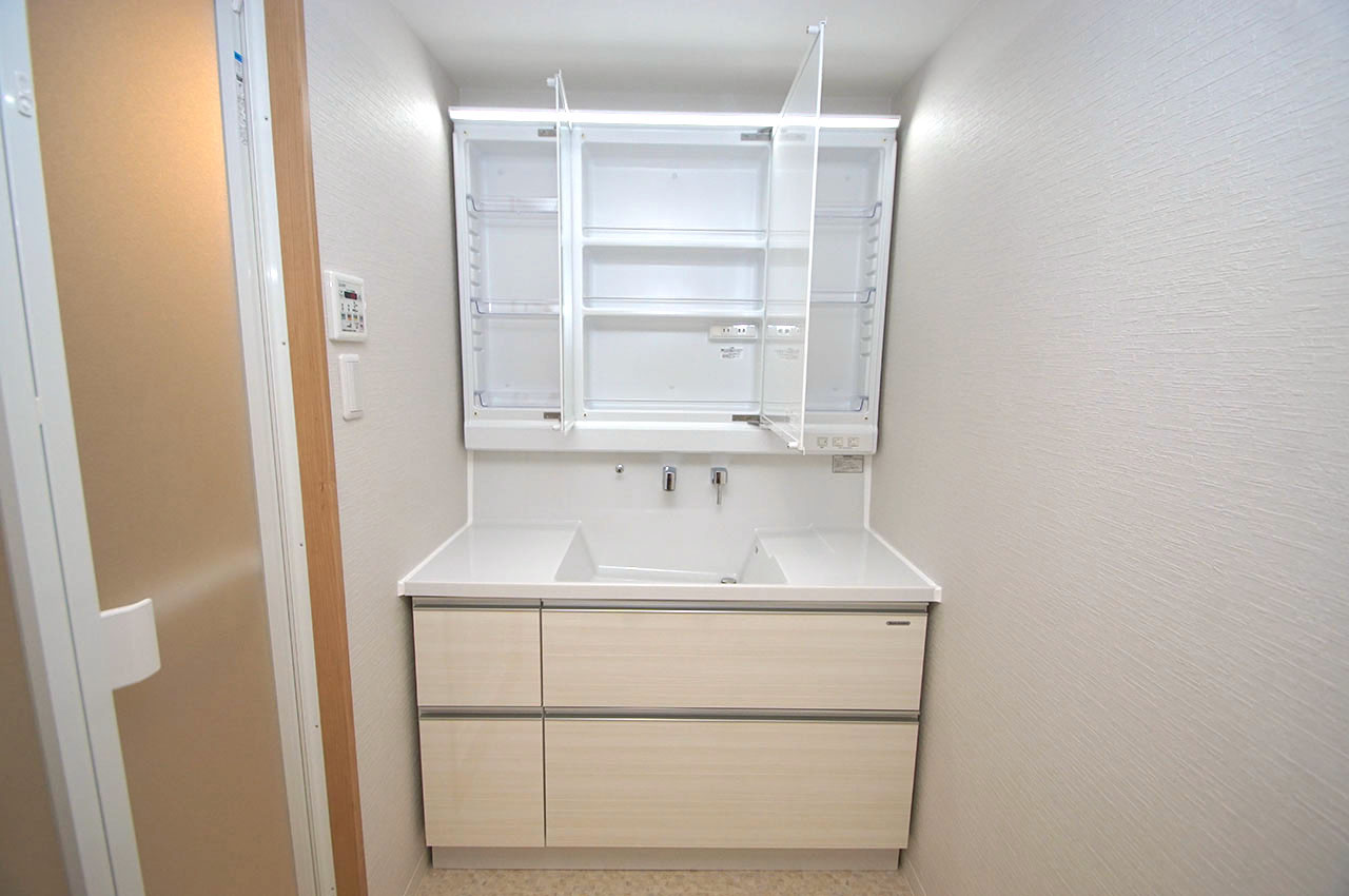 レスタージュ鳳の独立洗面台