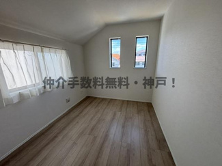【洋室】 | 神戸市垂水区本多聞6丁目　新築戸建B号棟　仲介手数料無料！ | 使い勝手のいい洋室です