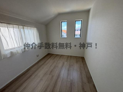 【洋室】 | 神戸市垂水区本多聞6丁目　新築戸建B号棟　仲介手数料無料！ | 使い勝手のいい洋室です