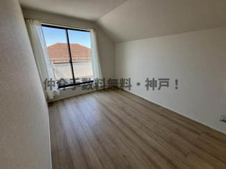 【洋室】 | 神戸市垂水区本多聞6丁目　新築戸建B号棟　仲介手数料無料！ | 個人の部屋や寝室として使える洋室です