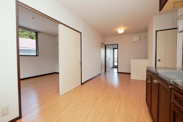 ルビーハイツの居間・リビング