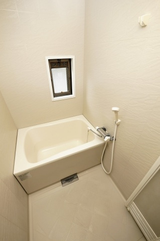 ルビーハイツの浴室