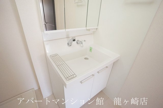 メゾン昴の独立洗面台|シャワードレッサー完備♪