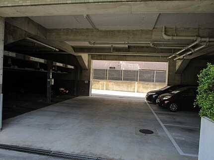 ヴェール牛田の駐車場