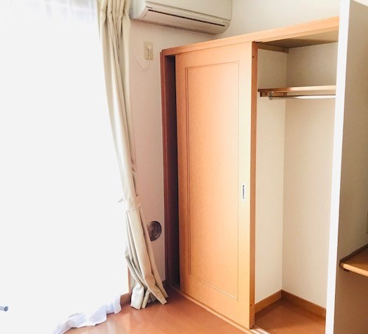レオパレスシェソワⅣの収納