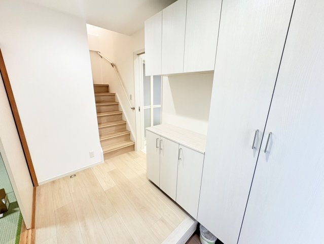 庄山町１丁目　中古戸建の玄関