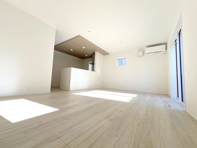 東京都八王子市川口町1611の居間・リビング