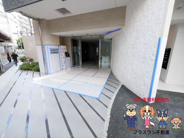 セレニテ京橋クレアのエントランス