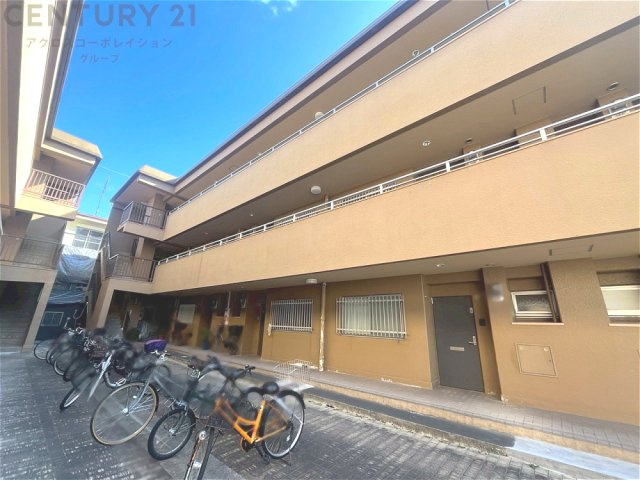 RC造3階建て