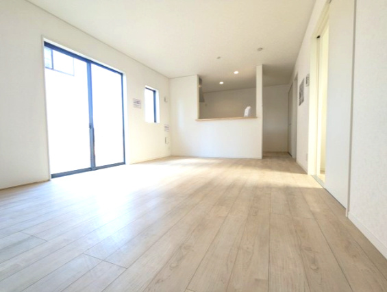 高萩市高浜町　第2の居間・リビング|一日の長い時間を過ごすリビング♪自然と家族が集まれる空間！家族団らんの時間を優しく見守るリビング～