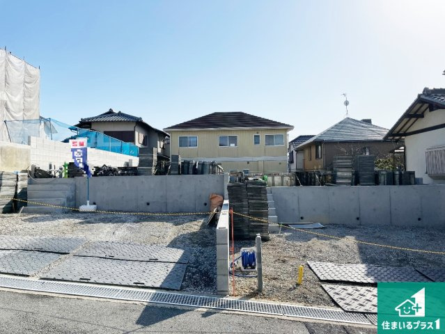 神戸市垂水区本多聞　新築一戸建ての外観|周辺は落ち着いた街並みの住宅地！子育てがしやすい住環境です！まだ未完成ですが、現地でしかわからない事もございます。是非一度ご覧ください。