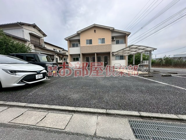 カーサ・レイデンの駐車場|駐車場完備です
