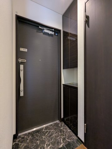 ISM Ⅱ（住居）の玄関