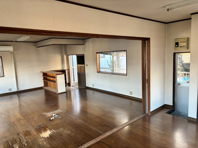 北野町中　貸家の居間・リビング