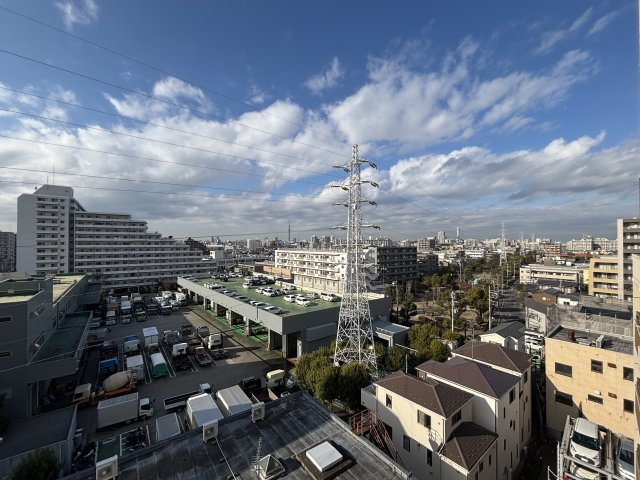 グランシティ葛西Ⅱの展望|前面には高い建物もないためバルコニーからは開放的な眺望を望むことができます。