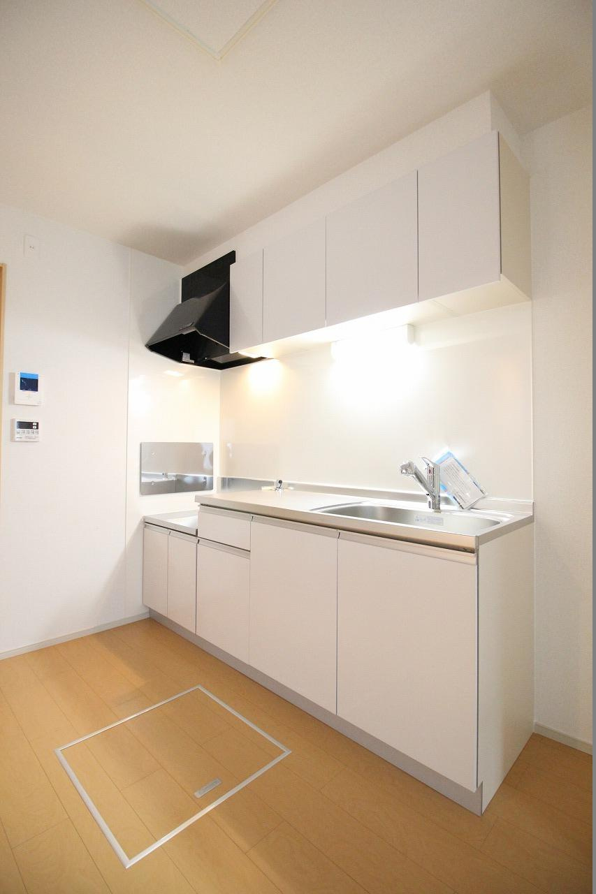 舞子坂ヒルズⅢのキッチン|※お部屋により仕様が異なる場合があります。