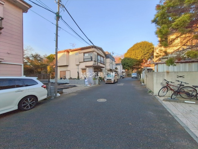 杉並区堀ノ内2丁目 限定1区画の前面道路含む現地写真