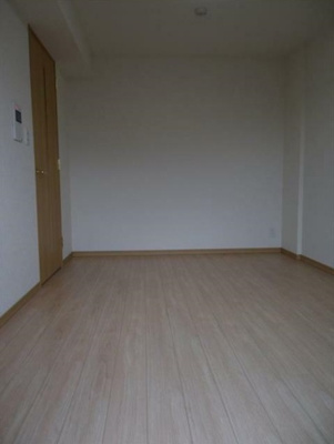 【居間・リビング】 | ルーブル野方伍番館 | 6帖の洋室。