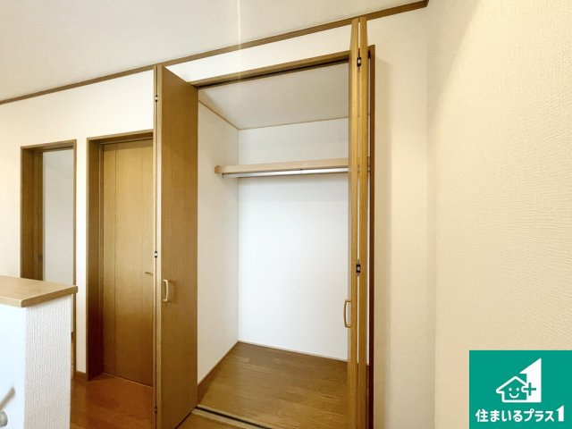 堺市西区神野町　中古一戸建ての収納