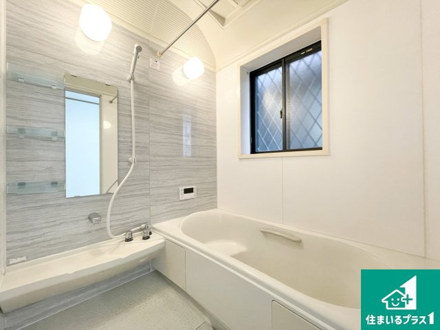 堺市西区神野町　中古一戸建ての浴室