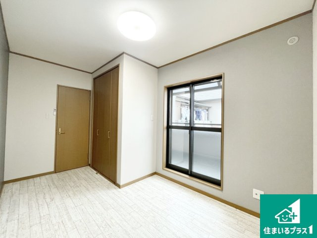 堺市西区神野町　中古一戸建ての寝室