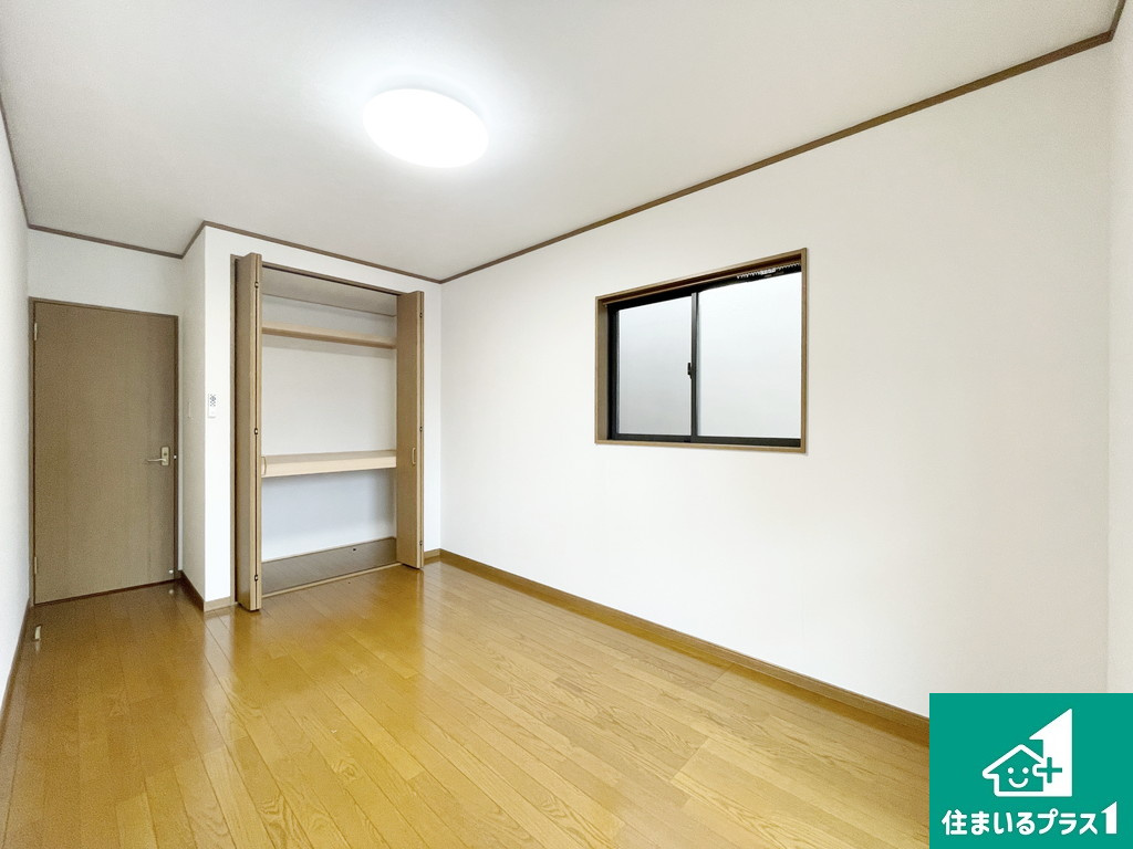 堺市西区神野町　中古一戸建ての子供部屋