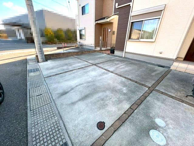 三木市別所町近藤　中古建ての駐車場