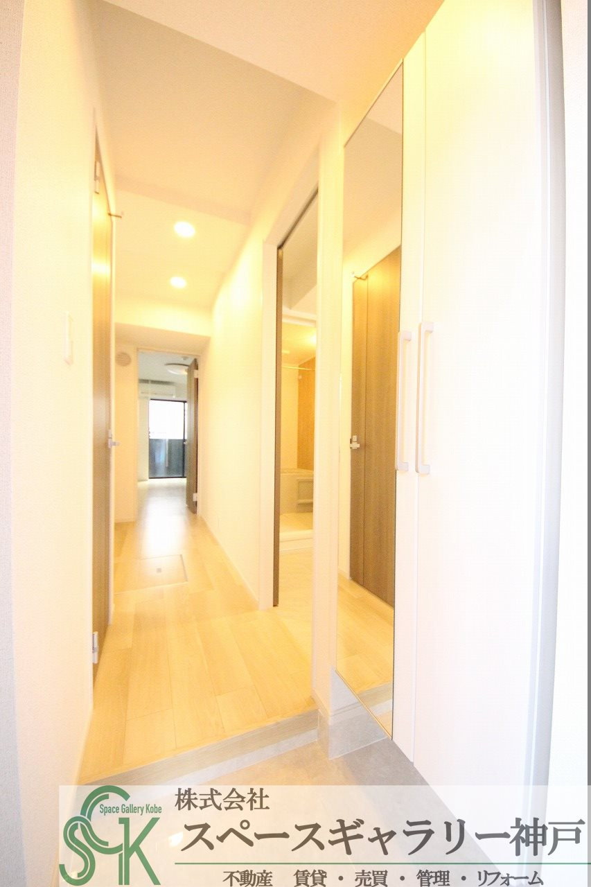 ルポ舞子弐番館の玄関|※お部屋により仕様が異なる場合があります※