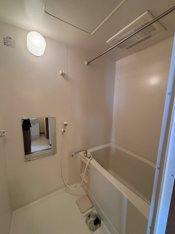 アルティスタＦ棟の駐車場