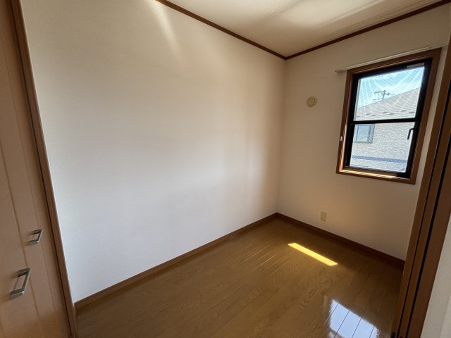 アルティスタＦ棟の玄関