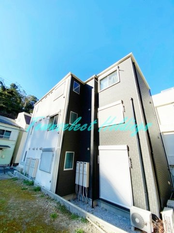 横須賀市汐入町２丁目のアパート