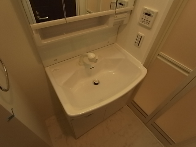 アドバンス三宮Ⅳルシールの洗面所