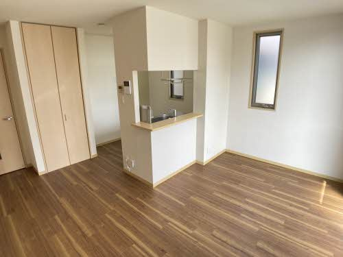 ウェスト川原田B棟の居間・リビング