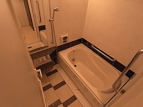 エステムプラザ神戸元町海岸通の浴室