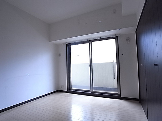 エステムプラザ神戸元町海岸通の洋室