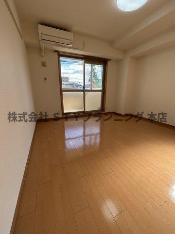 仲介手数料０円！ノーブルコートの居間・リビング