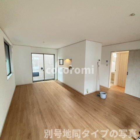 太秦緑ヶ丘戸建の居間・リビング