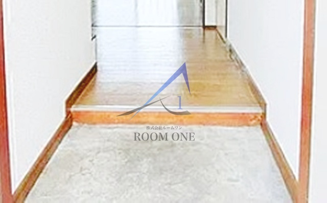 根岸ビルの玄関|玄関です。